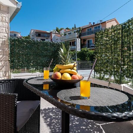 Apartment Gagula With Jacuzzi Trogir Bagian luar foto